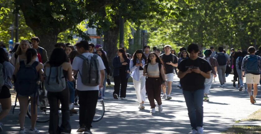 Canada jobs, post-graduation work permit, jobs foreign students, permanent residency, work permit eligibility